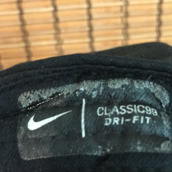 Black Nike Golf Hat - Picture 3 of 3